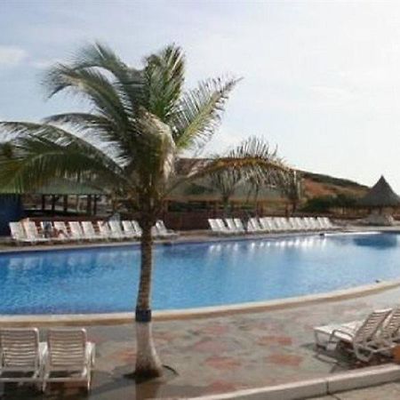 Portofino Complex Hotel Playa El Agua Luaran gambar